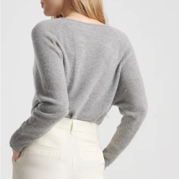 Quince Gray Crew Neck Sweater - Picture 4 of 11